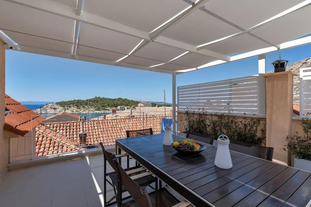The Square Makarska, Lux App In The Heart Of The City Buitenkant foto