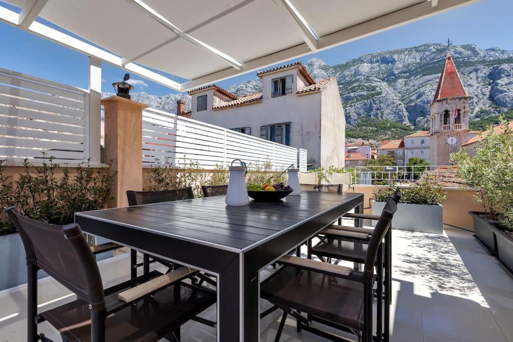 The Square Makarska, Lux App In The Heart Of The City Buitenkant foto