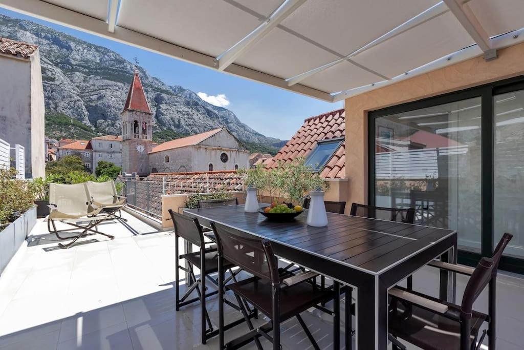 The Square Makarska, Lux App In The Heart Of The City Buitenkant foto