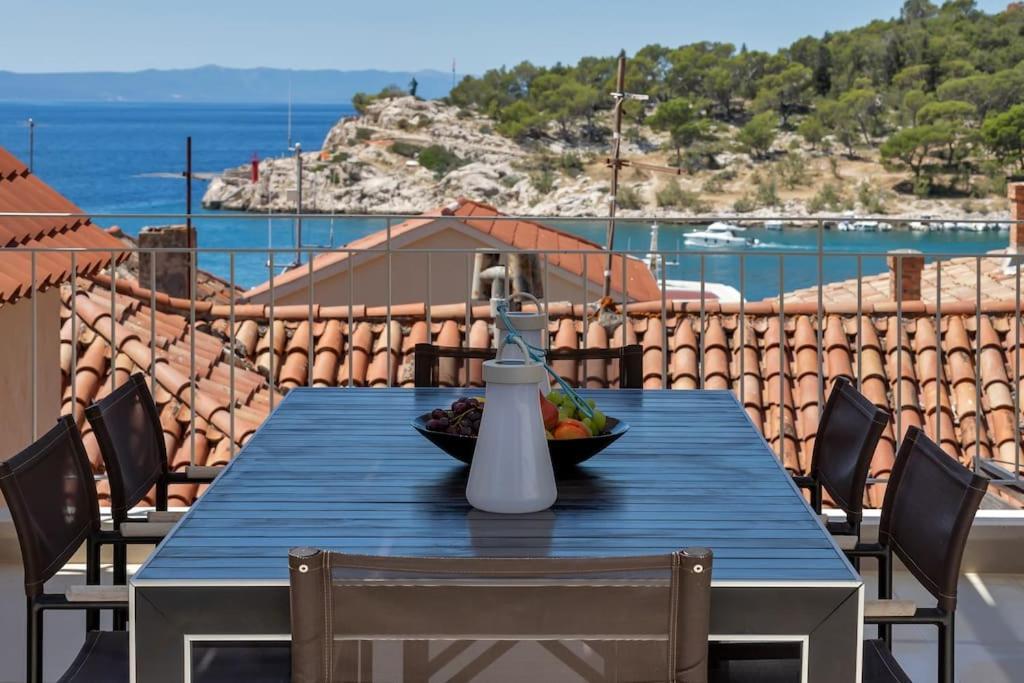 The Square Makarska, Lux App In The Heart Of The City Buitenkant foto