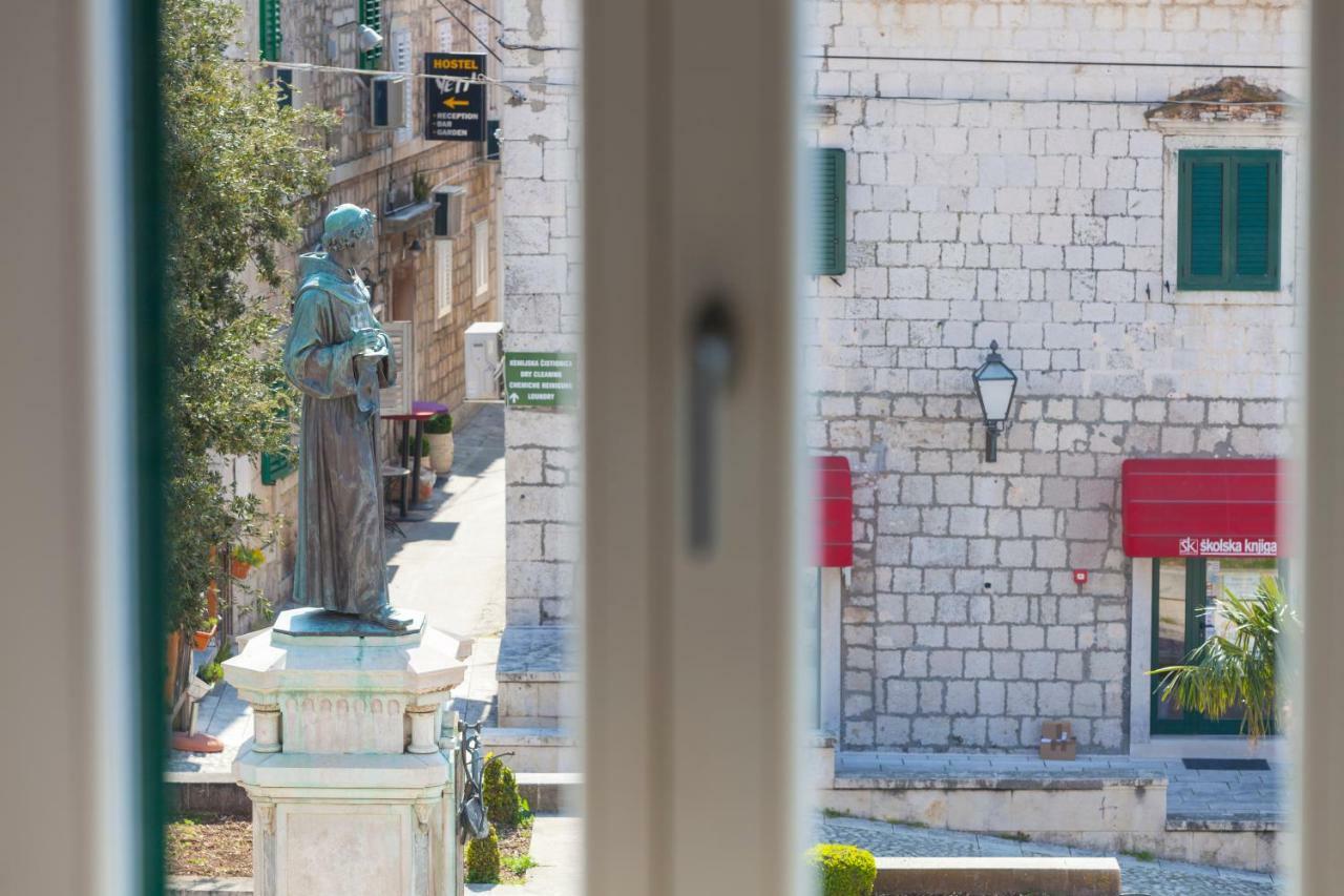 The Square Makarska, Lux App In The Heart Of The City Buitenkant foto