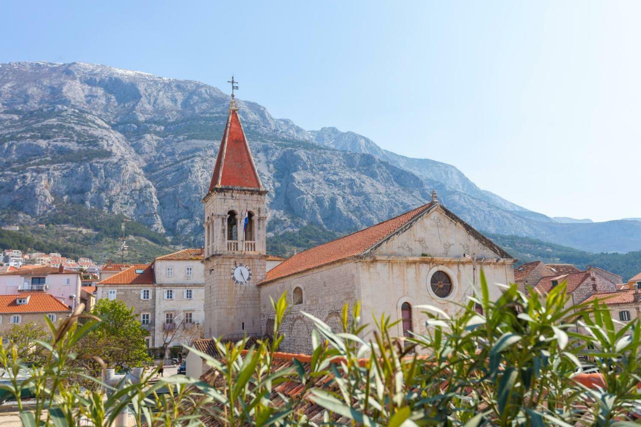 The Square Makarska, Lux App In The Heart Of The City Buitenkant foto