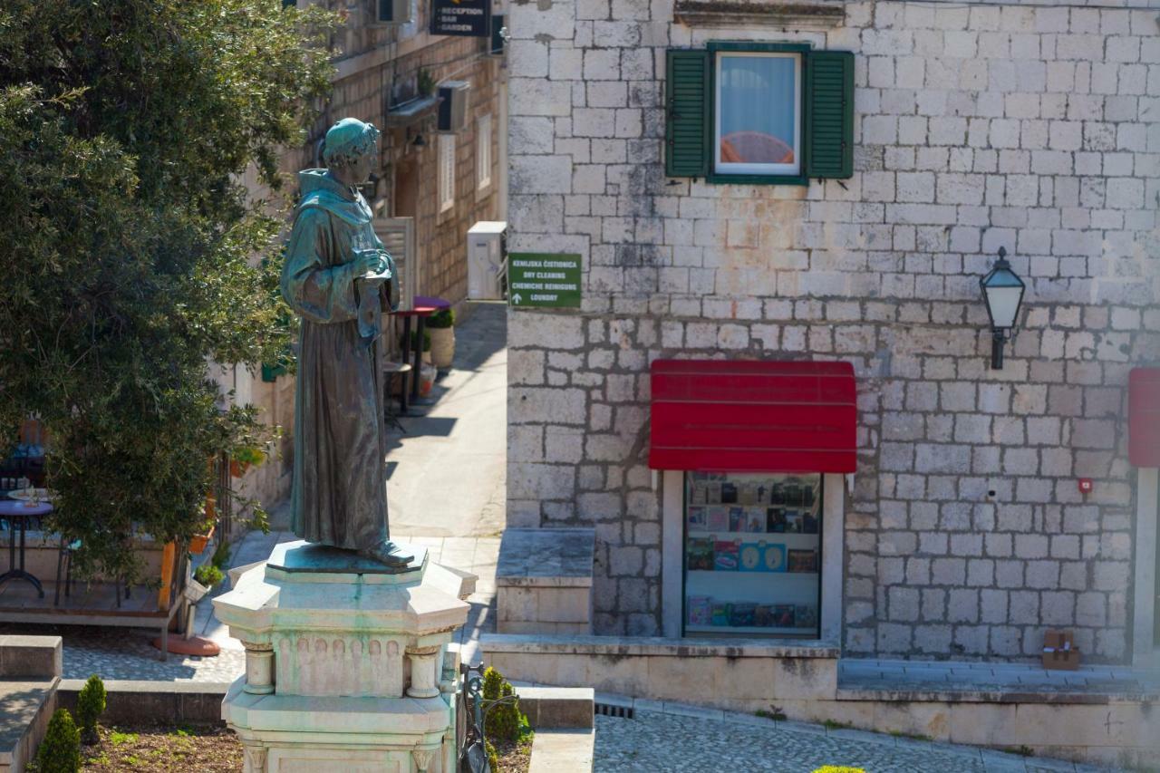 The Square Makarska, Lux App In The Heart Of The City Buitenkant foto