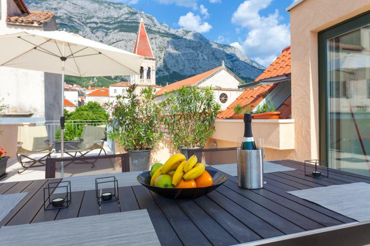 The Square Makarska, Lux App In The Heart Of The City Buitenkant foto