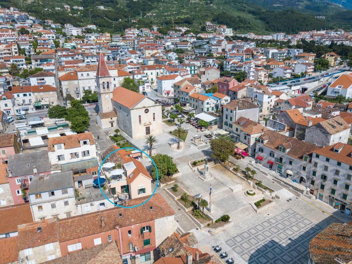 The Square Makarska, Lux App In The Heart Of The City Buitenkant foto